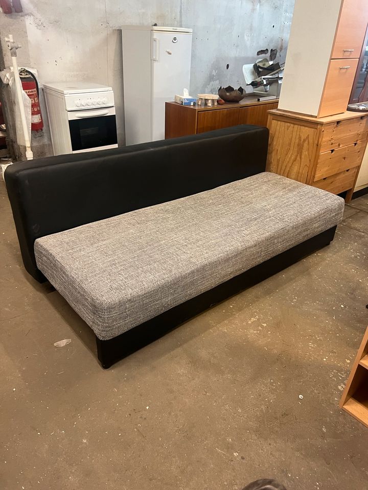 Sofa Couch Schlaf Sofa grau schwarz in Paderborn