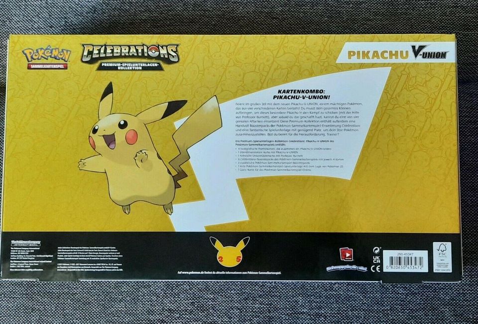 Pokemon Celebrations Pickachu V-Union Spielmatten Kollektion in Köln