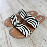 Steve Madden Sandalen Dolly Zebra schwarz weiß 41 40 Hessen - Kassel Vorschau