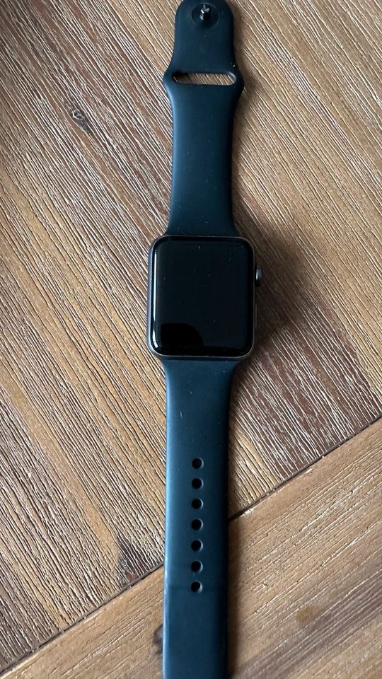 Apple Watch Series 3 42mm Space gray Alu black sport in Würselen