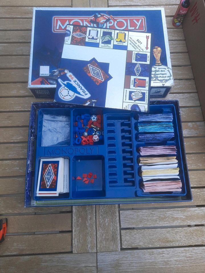 Monopoly WM98 Edition in Hagen