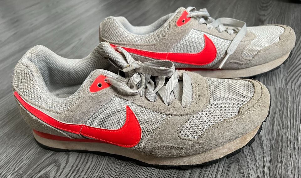 gunstig Emuleren verbanning Nike, Nike Shoes, Schuhe, original, grau, lachs, pink in Hessen - Hanau |  eBay Kleinanzeigen ist jetzt Kleinanzeigen