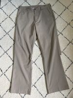 Beige Chino / Stoffhose von Adidas Clima cool, Gr. 34x32 Brandenburg - Panketal Vorschau