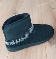 UGG Boots Classic Mini Crescent Gr. 41 schwarz Duisburg - Duisburg-Süd Vorschau