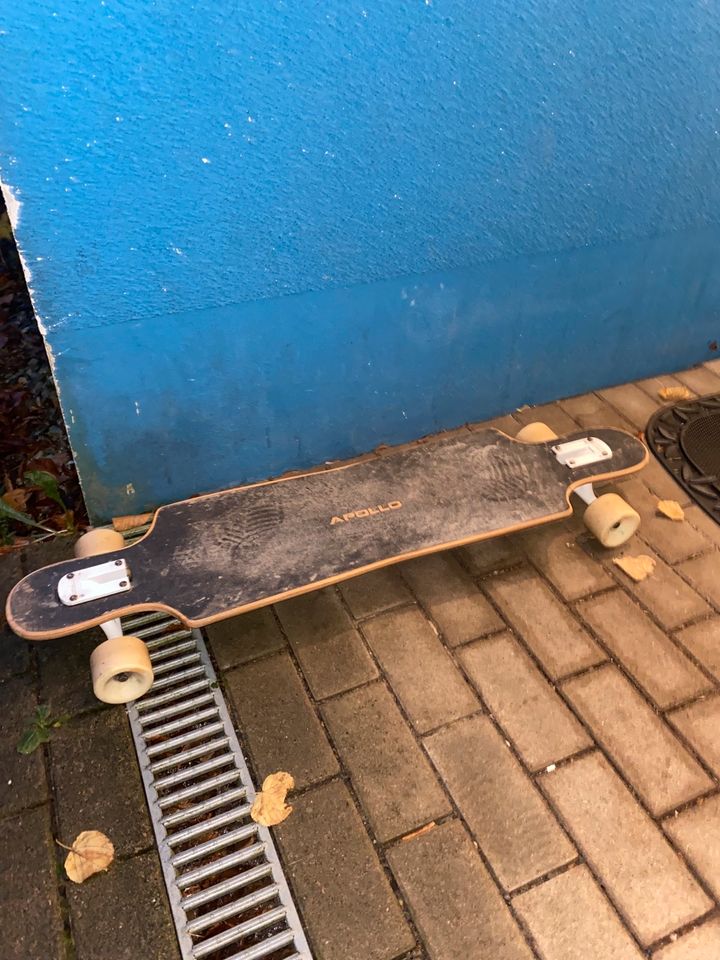 Apollo Longboard mit Bolzen Trucks Achsen in Bielefeld