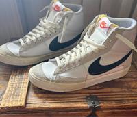 Nike Blazers  77 remasterd Gr. 41 neuwertig Hessen - Wetzlar Vorschau