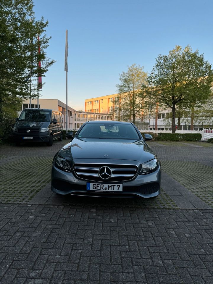 Mercedes-Benz E200d in Lustadt