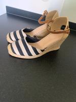 ❤️ Keilpumps Sandalen Schuhe neuwertig Nordrhein-Westfalen - Krefeld Vorschau