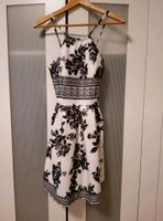 Blumen Kleid wunderschön schwarz weiß Köln - Nippes Vorschau