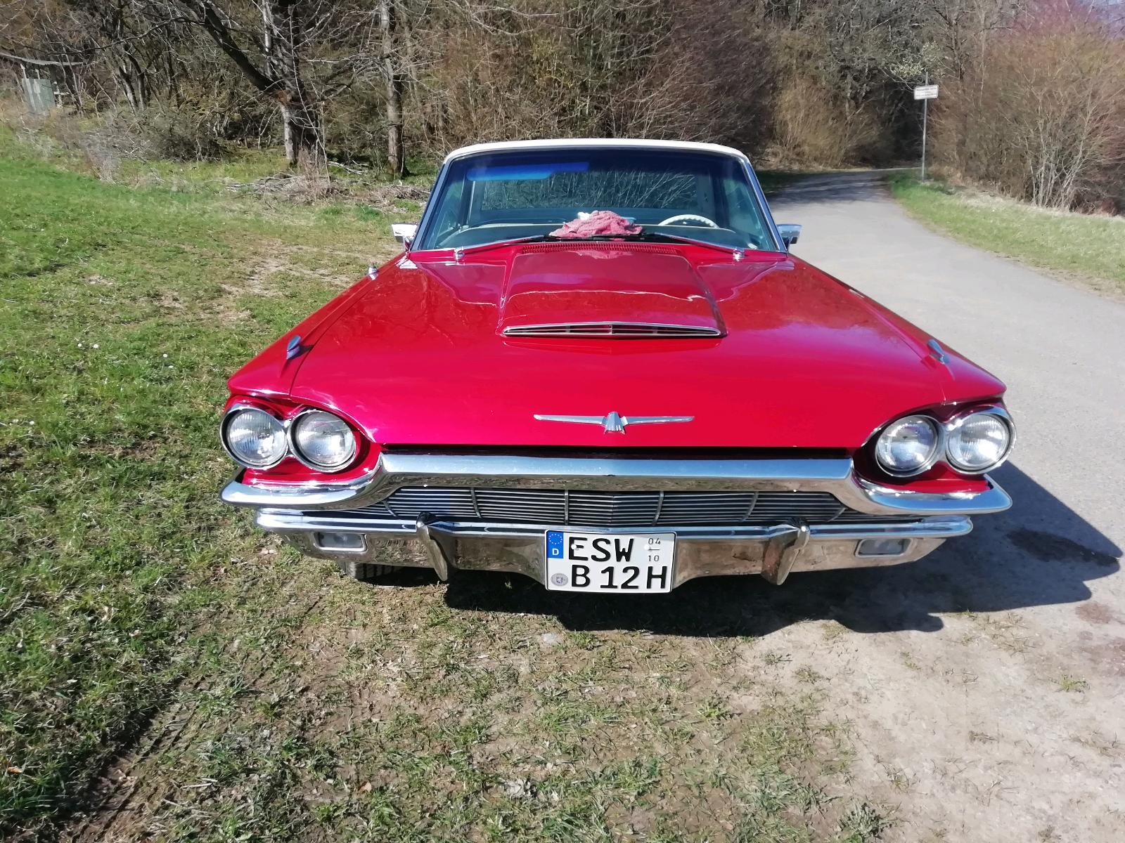 Abbildung des Autos Oldtimer Ford Thunderbird
