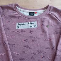 Pullover, Ragware in Größe S in lila mit Motiv Schwalben Hessen - Marburg Vorschau