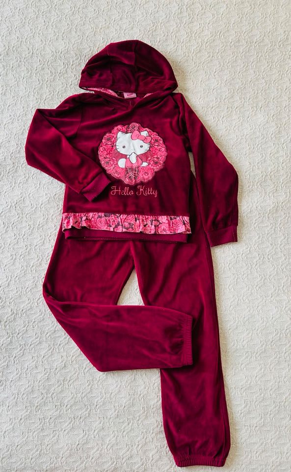 Sport Set: Hello Kitty Jogginghose, Sweatshirt, Gr.134 in Lochhausen