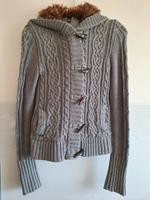 Schöne Strickweste mit Kapuze in grau, Jacke, Größe M Stuttgart - Zuffenhausen Vorschau