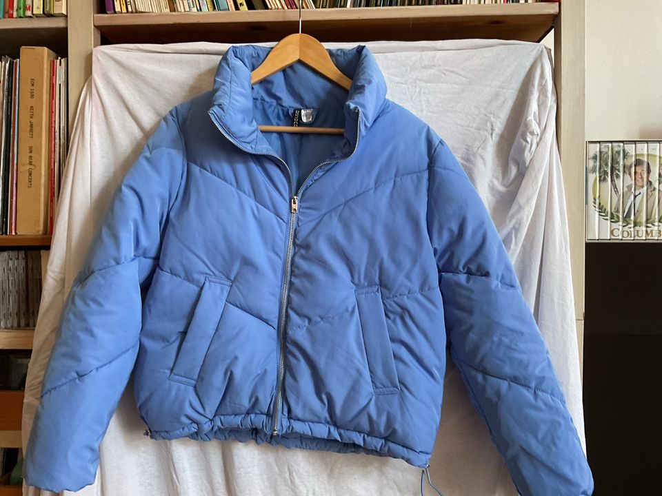 hellblaue Winterjacke von H&M, Gr. S in Berlin