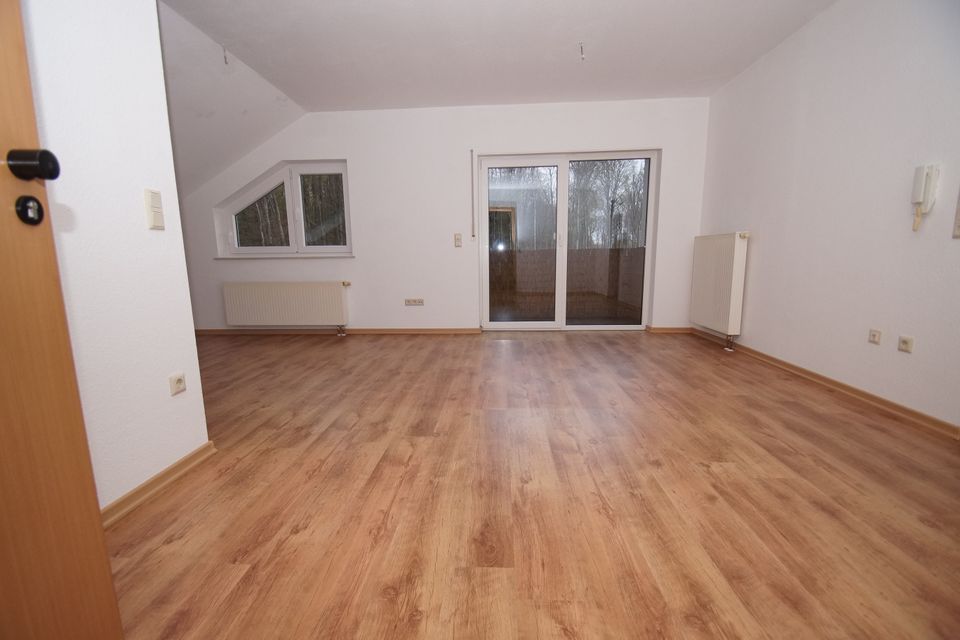 "Schicke Dachgeschosswohnung in Ortsranlage von Montabaur-Horressen" in Montabaur