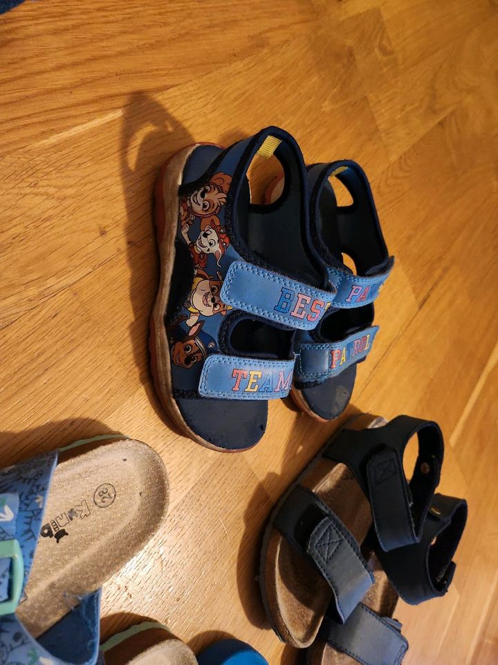 Sommerschuhe Sandalen Badeschuhe in Berlin