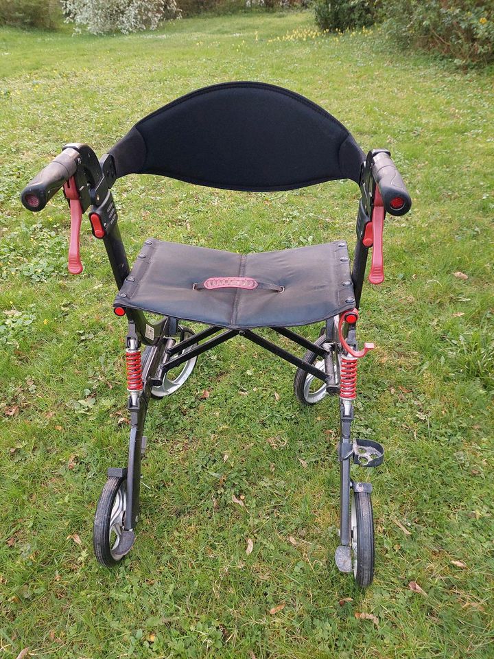 Rollator Besco medical Spring, Gehwagen, Gehhilfe in Wolfhagen 