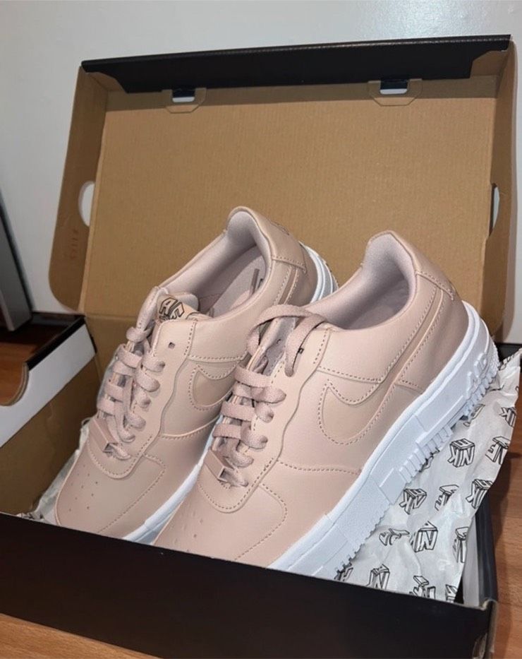 Nike Air Force 1 (Pixel) in Strausberg