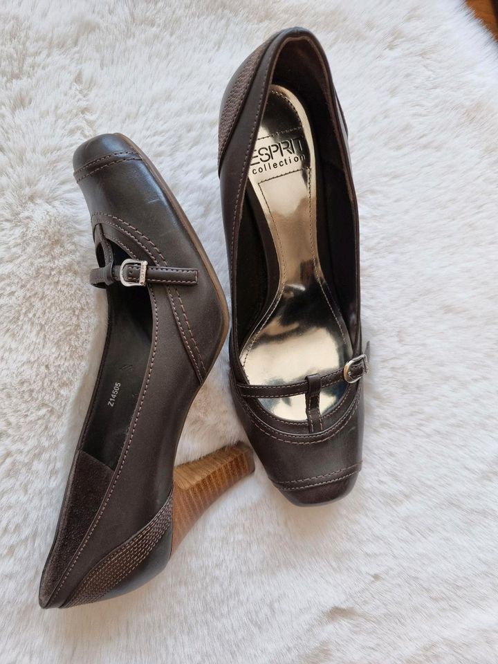 Esprit High Heels Pumps Gr. 38 braun in Essen