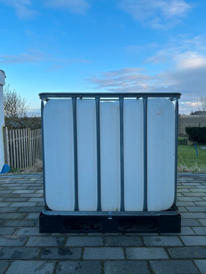 IBC 1000 Liter Gitterbox Regen Regentonne Wasser in Steinbergkirche