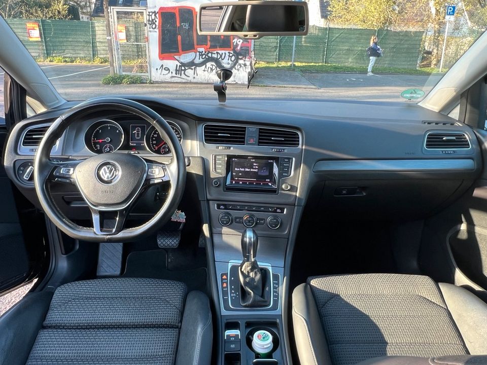 Volkswagen Golf 7 1.6 tdi Distronic in Solingen