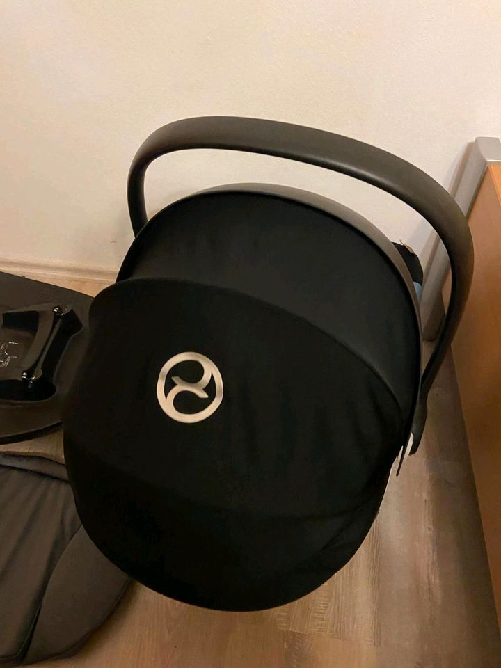 Cybex Aton M I-Size Babyschale und Base M in Sörup