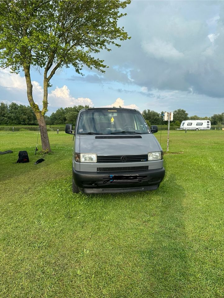 VW T4 2.5 TDI Camper in Bestwig