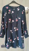 Kleid Gr. XS Plissee Vero Moda Blumen wie neu Hessen - Lich Vorschau