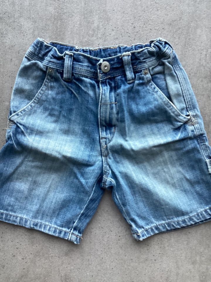Port Louis Kids H&M Shorts kurze Hose Jeans Jacke Pulli Fleece in Roschbach