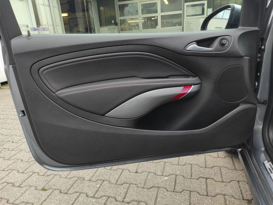 Opel Adam S 1,4L Einparkhilfe hinten in Pforzheim