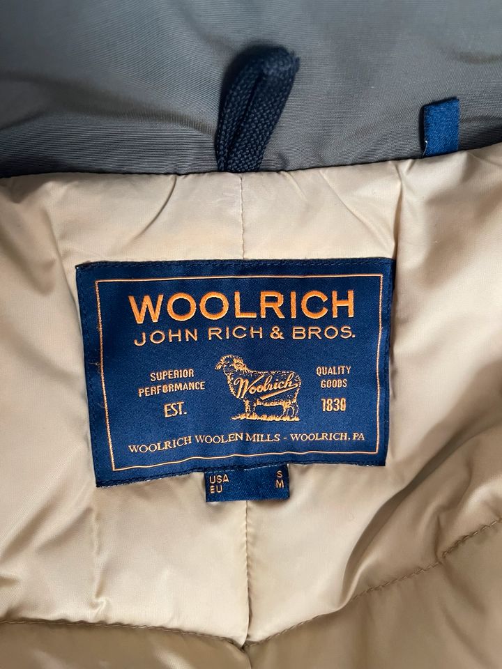 Woolrich Long Arctic Parka Größe M in Remseck am Neckar