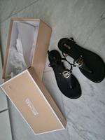 Michael Kors Sandalen Zehentrenner Schwarz Gr. 39.5 wie neu Köln - Niehl Vorschau
