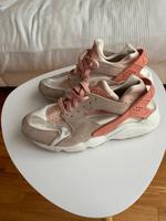 Nike Air Huarache MN Damen-Sneaker Modell DR7874 Bayern - Karlsfeld Vorschau