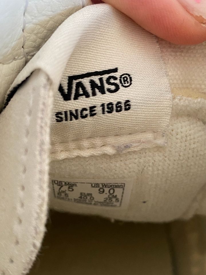 ♡ Vans Beige mit Totenköpfen (Größe 40) ♡ in Hamburg