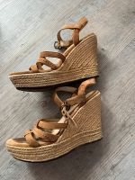 UGG Sandalen mit Keilabsatz Nordrhein-Westfalen - Eschweiler Vorschau