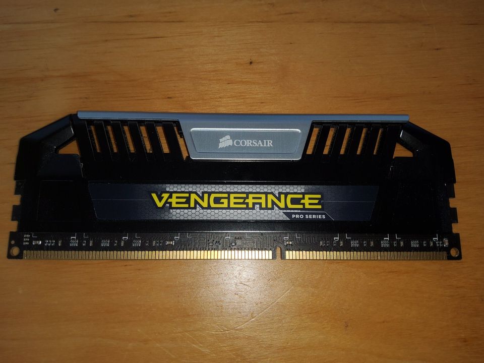 32GB DDR3-1600 RAM - Corsair Vengeance Pro (4x8GB) in Hannover