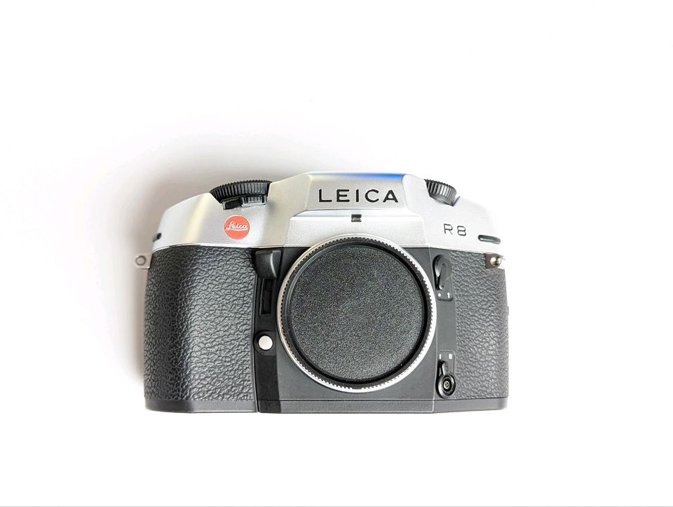 Leica R8 Body + Leitz 1:3,5/35-70mm + Motor-Winder 14209 + Tasche in Bruchsal