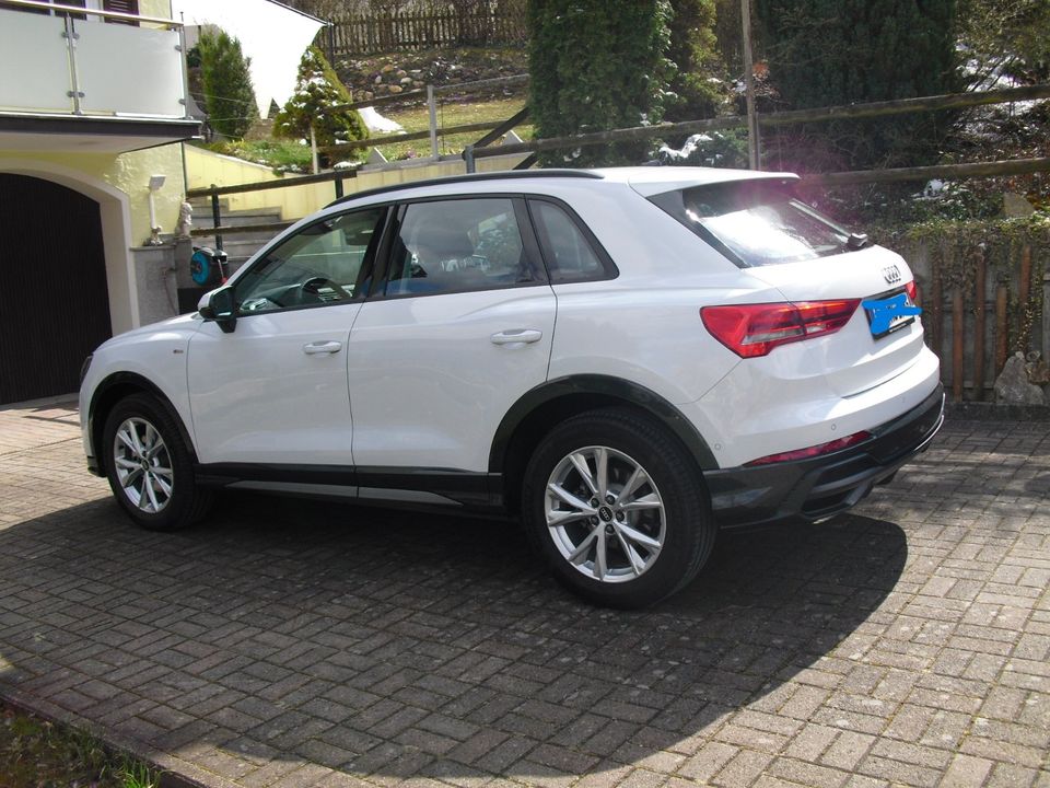 Audi Q3 S line, Quattro, 150 PS Diesel, NAVI, AHK, Automatik, WR in Altmannstein