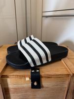 Neue Adiletten in perlmutt schwarz Gr. 5/38 Hessen - Walluf Vorschau