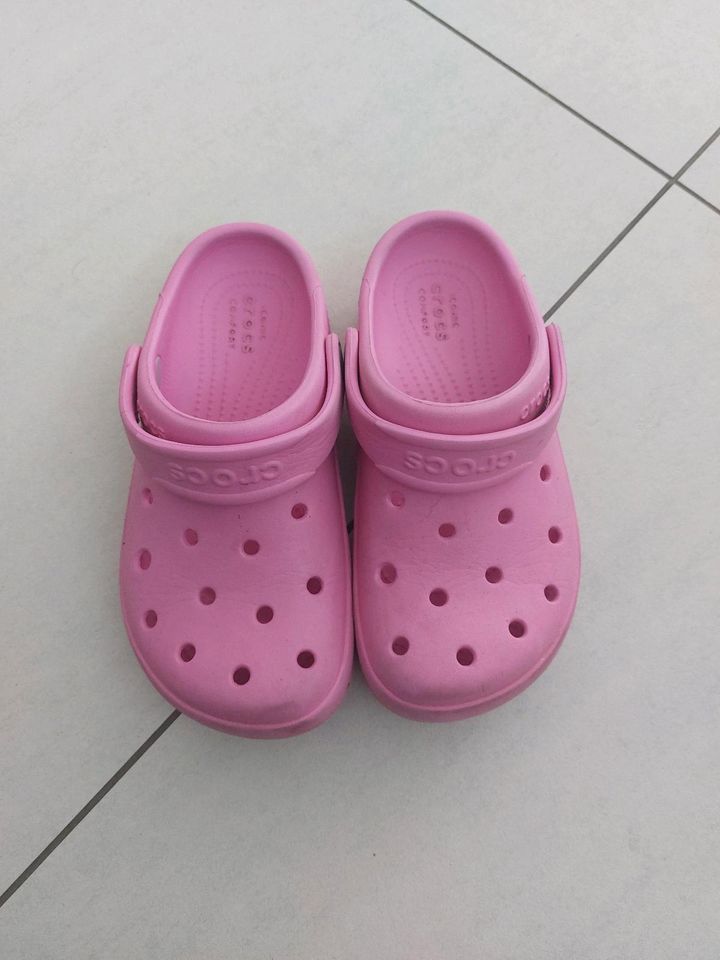 Crocs J2 (33-34), pink, Hausschuhe, Badeschuhe, Schuhe, gut erh. in Michelbach an der Bilz