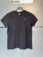 Basic Nike Tshirt Saarland - Weiskirchen Vorschau