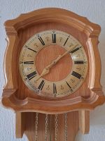 Wanduhr aus Holz mit Pendel und Gewichten Hessen - Nidderau Vorschau