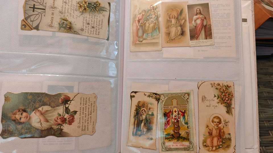 Ca. 125 Stück antike Heiligenbildchen Konvolut in Passau