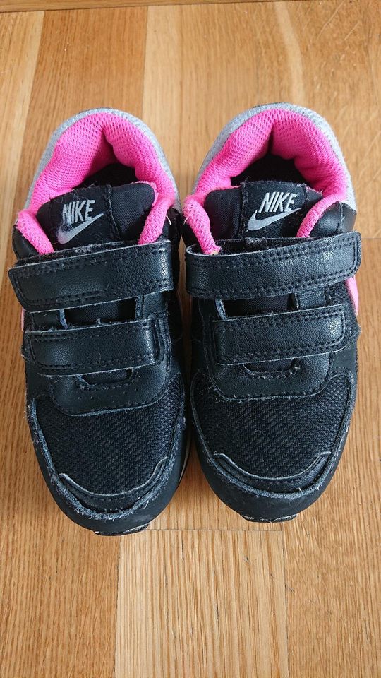 Nike Sneaker Mädchen *Größe 26* *Schwarz/Pink* in Dresden