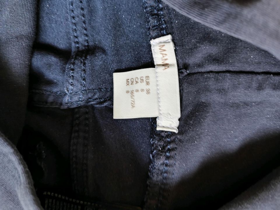 Neuwertig! Umstands Jeans H&M Größe M dunkelblau in Lauf a.d. Pegnitz