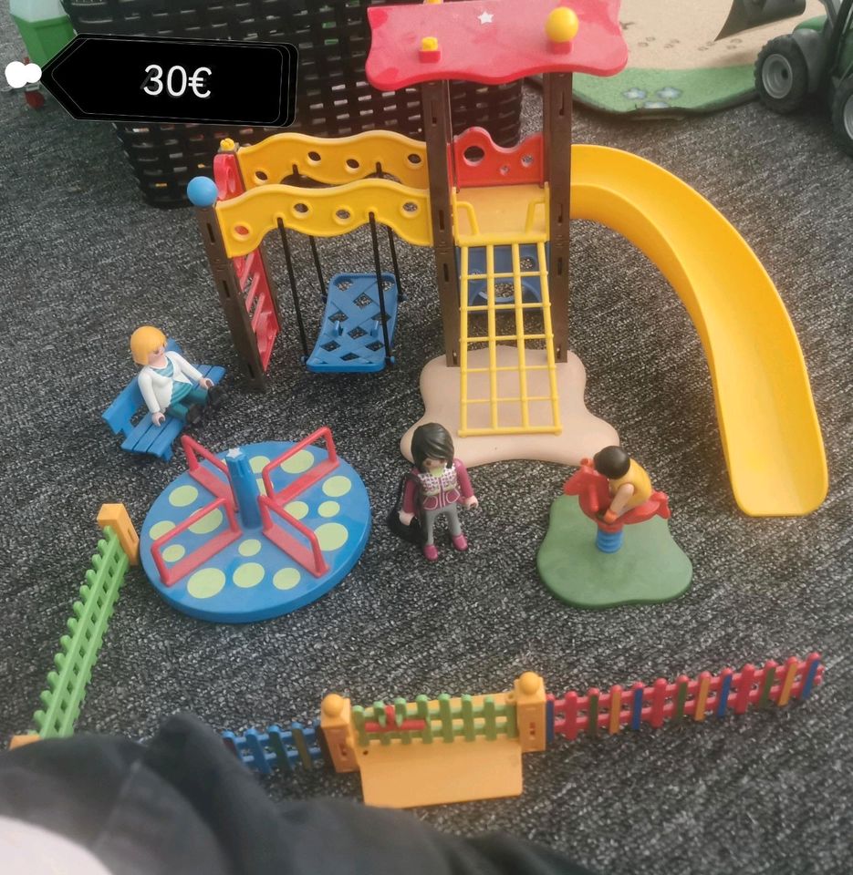 Playmobil Spielplatz, Krippe und Kinderpool in Escheburg