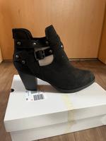 Stiefeletten mit Schnallen schwarz Gr. 43 Niedersachsen - Südbrookmerland Vorschau