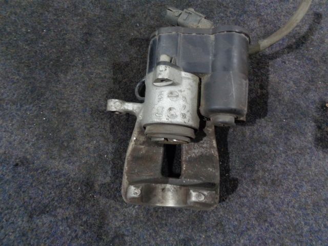 VW Passat 3C Bremssattel Sattel Bremse hi. links elektr. 32330208 in Bruchsal