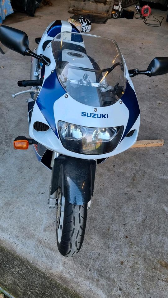 Suzuki GSX R 750 SRAD Bj.98 Einspritzer in Ebstorf