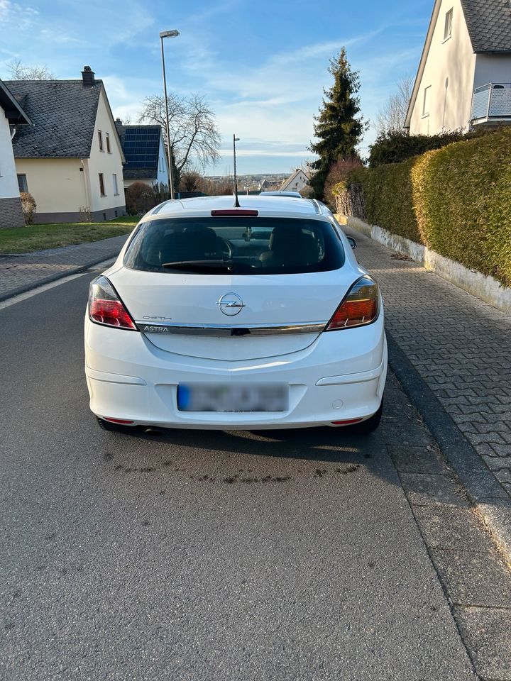 Opel Astra GTC in Simmern